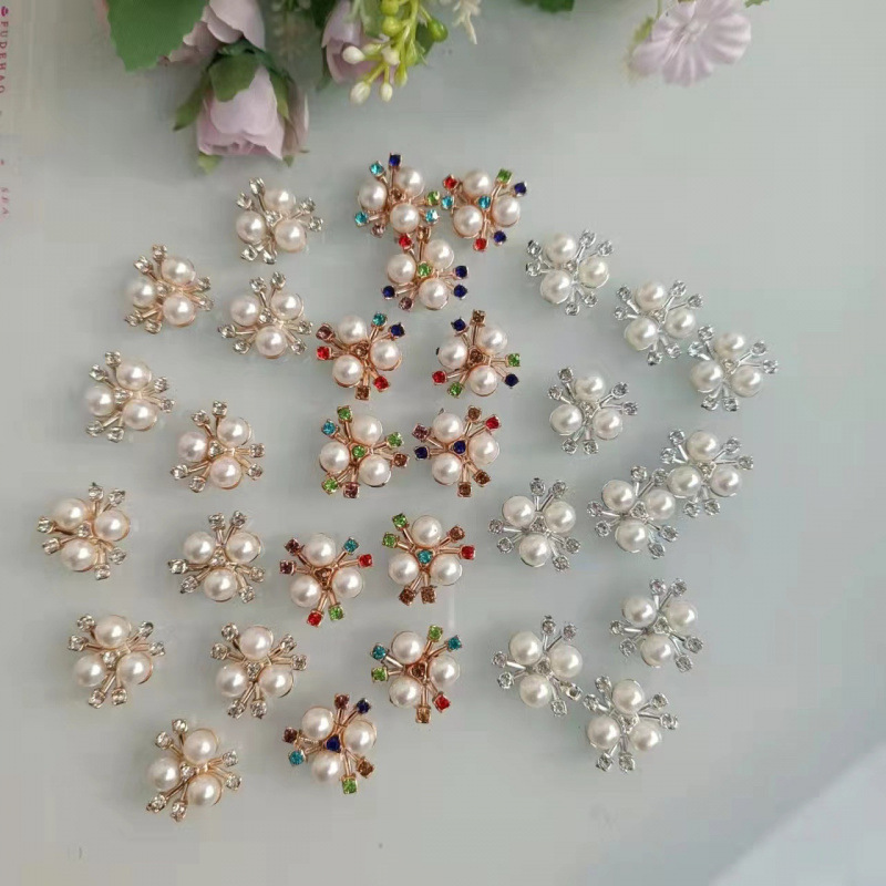 Plastic Three-Pearl Flower Centers DIY Gold-Plated High-Gloss Three-Pearl Flower Centers for Clothing Accessories and Traditional Style Hair Ornament Materials