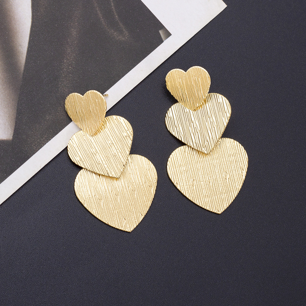 1 Paire Romantique Forme De Cœur Placage Métal Boucles D'oreilles display picture 2