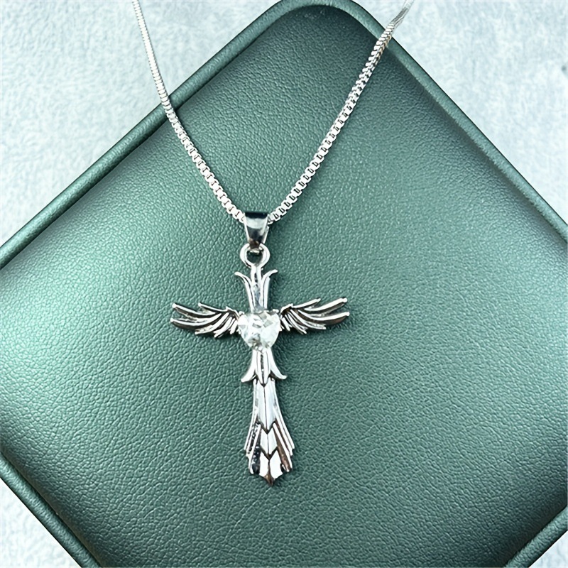 Collana con ciondolo croce e ali d'angelo per donna stile retrò_voghion.com