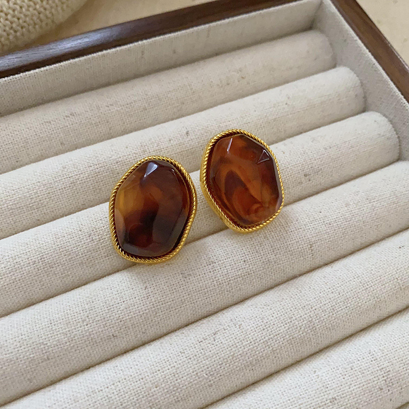 Square, Oval, Heart Shape Pattern 1 Pair Vintage Style Square Oval Heart Shape Plating Alloy Ear Studs
