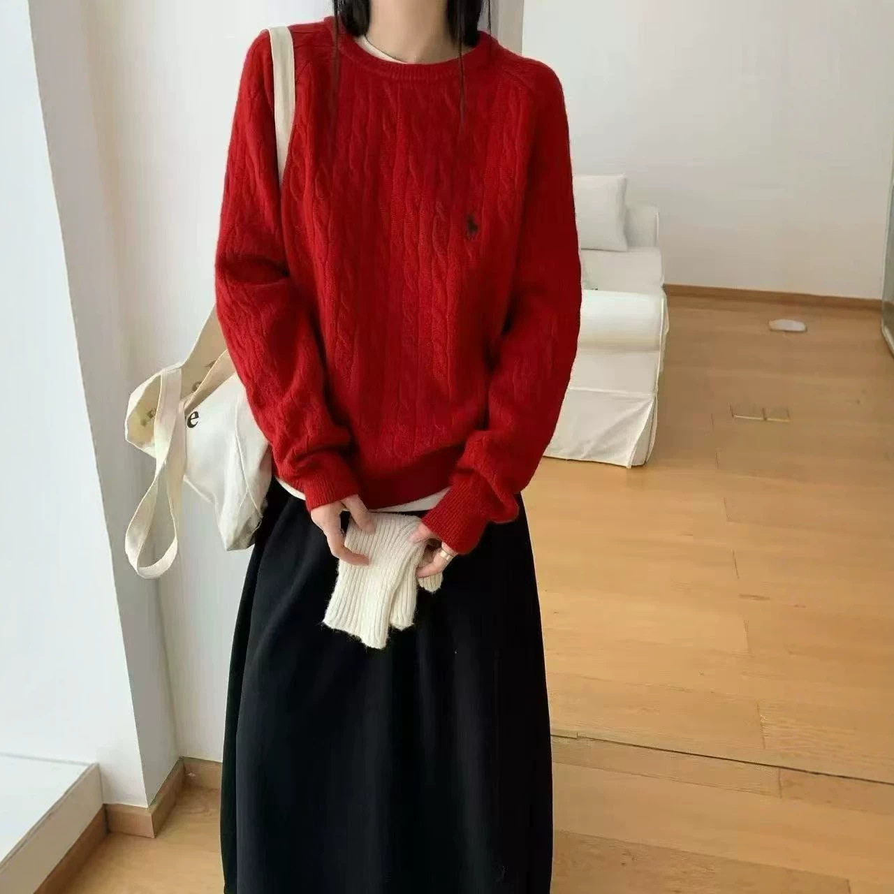 가을 겨울 와이드 라운드 오버넥 스웨터녀 나른한 바람 꽈배기 조랑말 니트 상의녀 편안하고 캐주얼한 바람