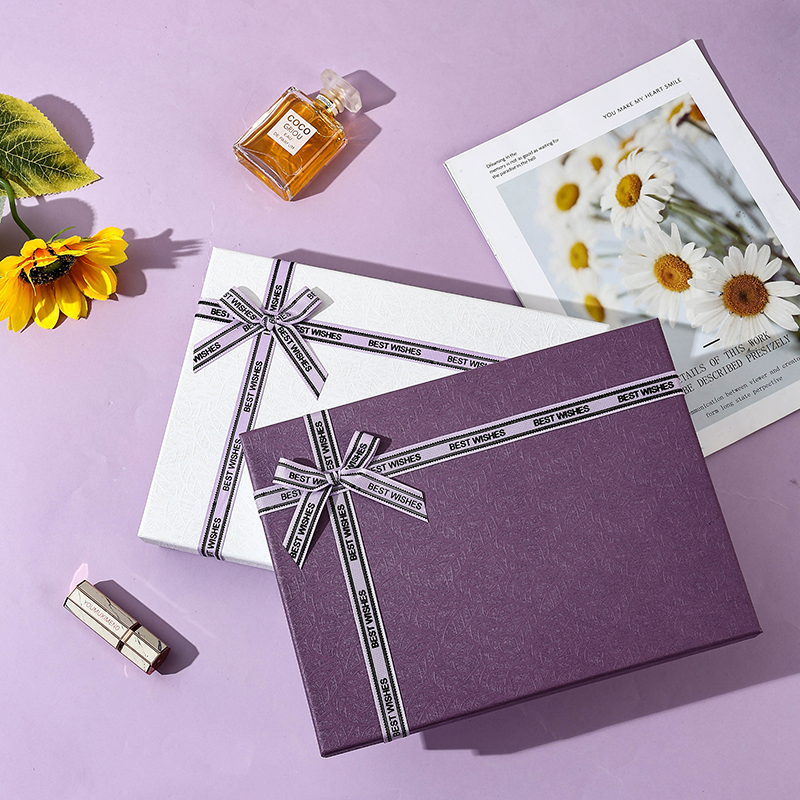 Caja de regalo vacía caja de regalo de Año Nuevo rojo estilo clásico grande ropa interior cálida bufandas caja de embalaje personalizada log