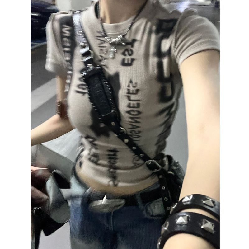 American retro sweet hot girl tight shoulder short-sleeved T-shirt women's summer slim fit niche chic unique short top