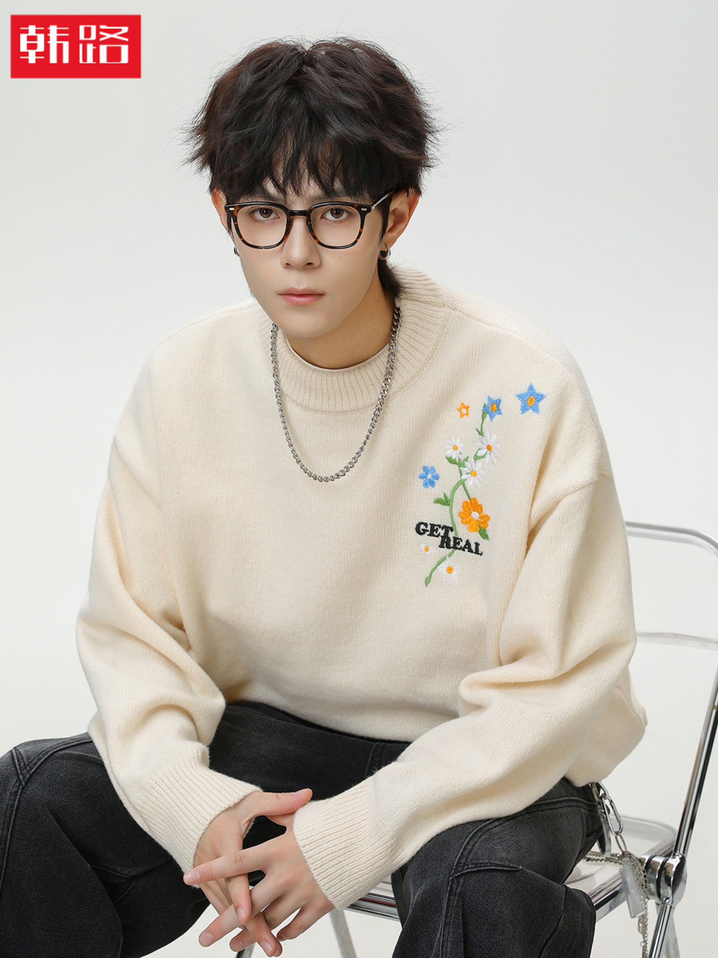 Demi-season sweater