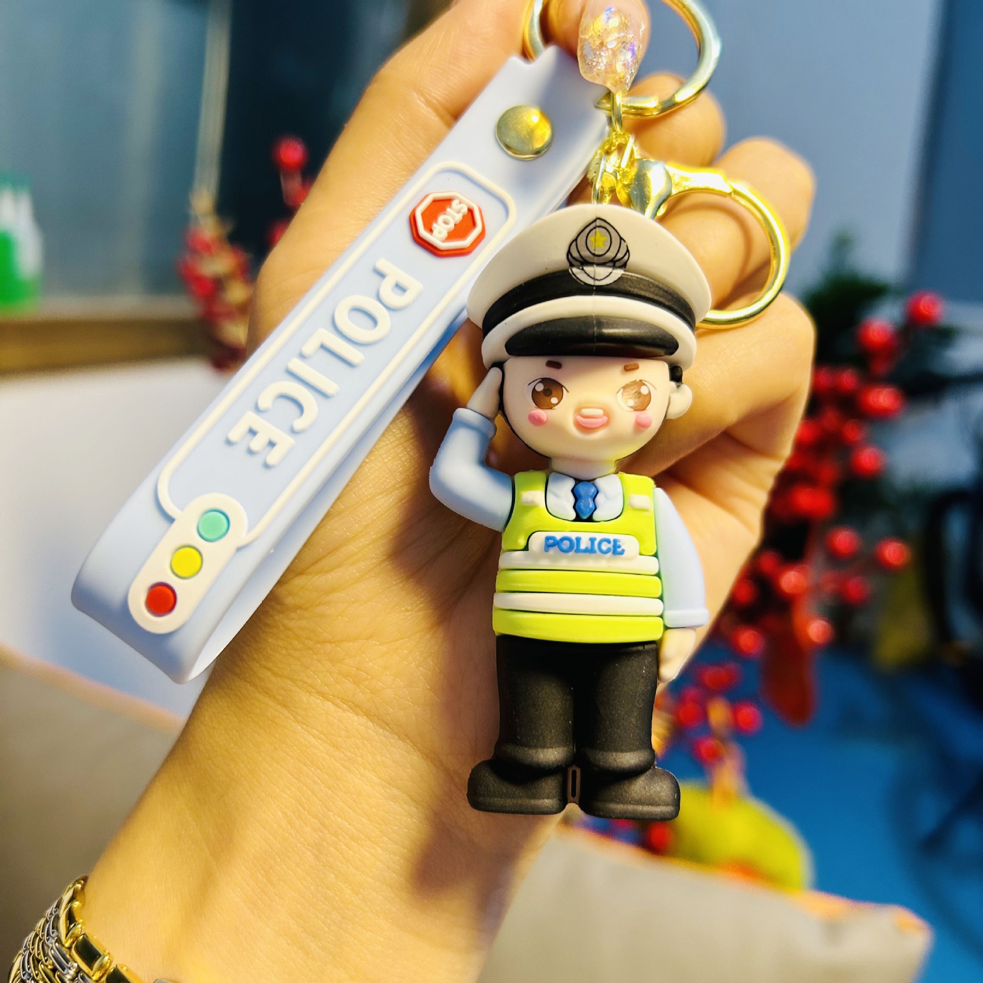 Muñeca de dibujos animados goteo llavero bolsas escolares exquisitas para hombres y mujeres colgantes para agarrar muñecas colgantes para el mercado nocturno regalos al por mayor