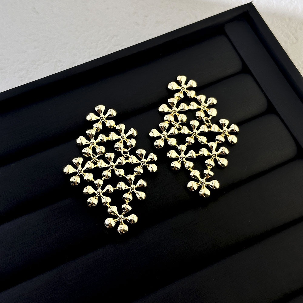 Geometric earrings, flowered