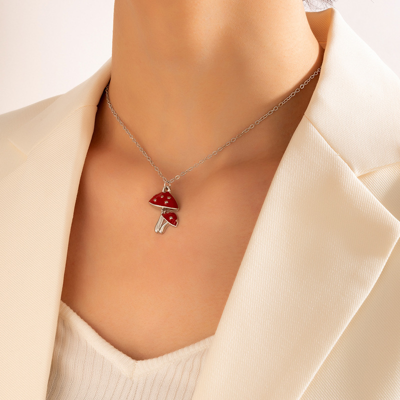 simple cute diamond cherry red mushroom drip oil single-layer necklace