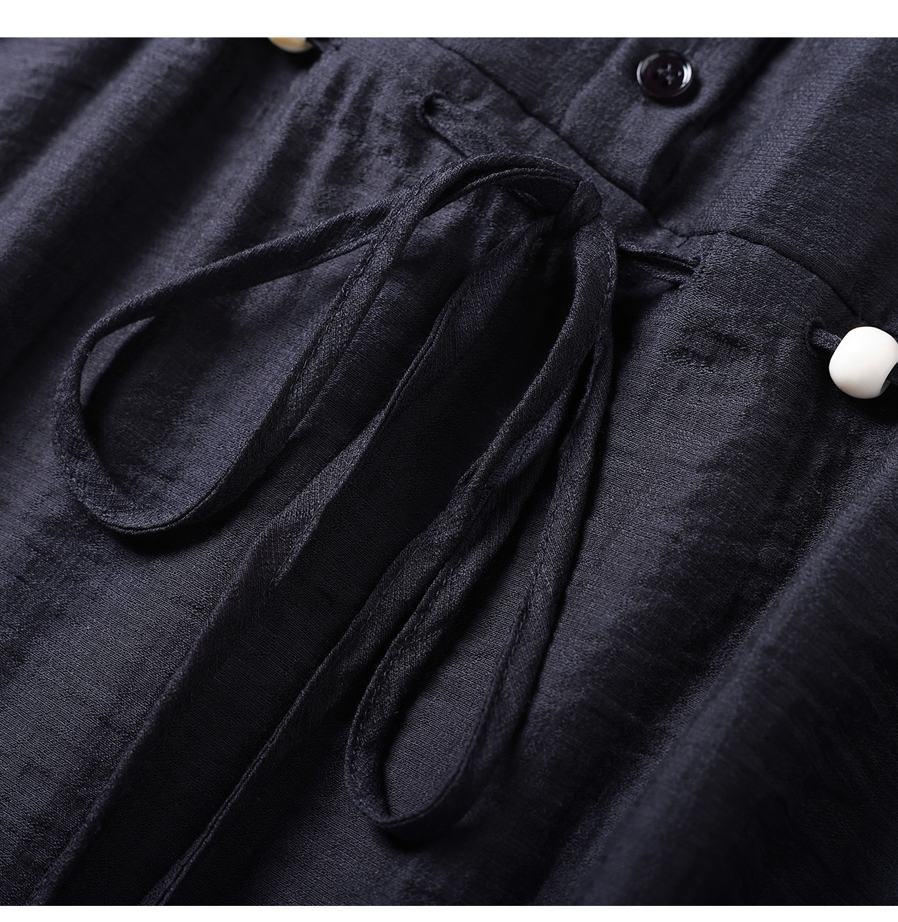 Đầm sơ mi nữ dáng suông chất liệu linen phối cườm nhẹ — màu xanh navy chi tiết 24