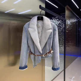 时髦小众设计师款2024冬新款不规则腰带显瘦水貂毛领牛仔女短外套