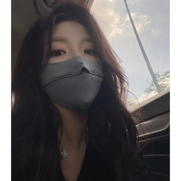 Summer thin breathable silk medical mask