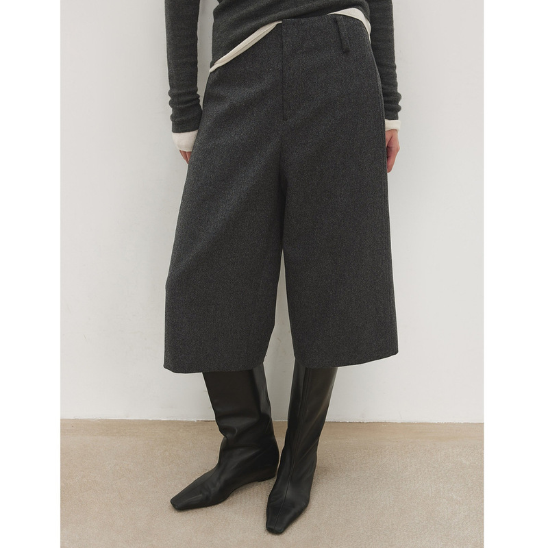 Chcijoc Heavyweight, Stylish Wool Flannel with a Sleek Fit, Fashionable and Simple Side-Seam Front-Shift Casual Cropped Pants Chcijoc Heavyweight, Stylish Wool Flannel with a Sleek Fit, Fashionable and Simple Side-Seam Front-Shift Casual Cropped Pants