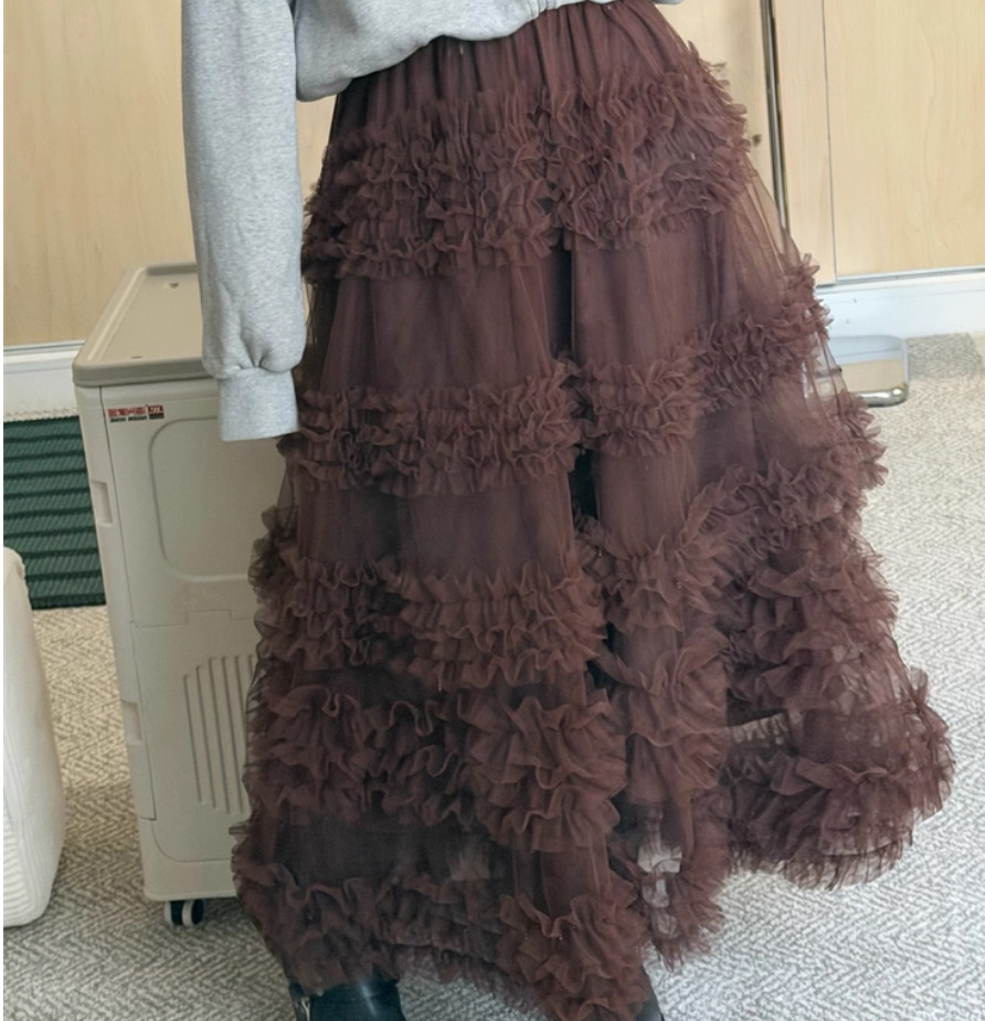 2025小衆アンドロメダの雰囲気感ロングスカート韓国系シンプルなネット糸は、ケーキを重ねてスカート4809を着ている