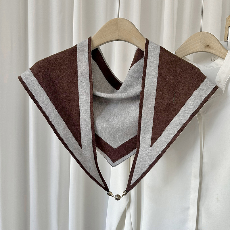 Nueva hebilla magnética bufanda de triángulo de punto para mujer otoño e invierno cálido cuello bufanda de protección de moda todo fósforo suave bufanda decorativa