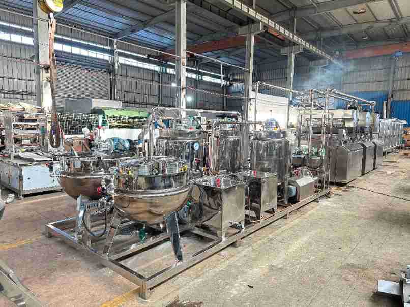 厂家供应全自动双色软糖，硬糖，棒棒糖浇注生产线 糖果饼干机械