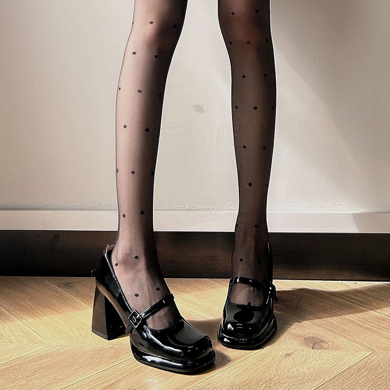 Mary Jane shoes made of soft leather, high heels square toe with a strap made of patent leather heels, french style, 2026 years, adjustable strap, wide stable heel