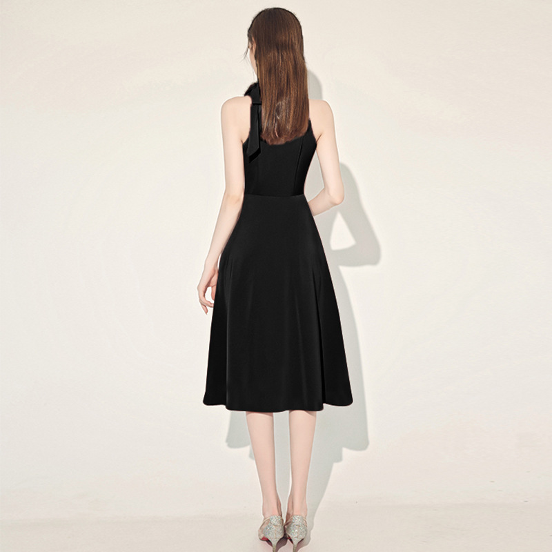 Vestido de noche negro 2026, nuevo estilo, lujo ligero, cuello halter, para anfitriona, cumpleaños, talla pequeña
