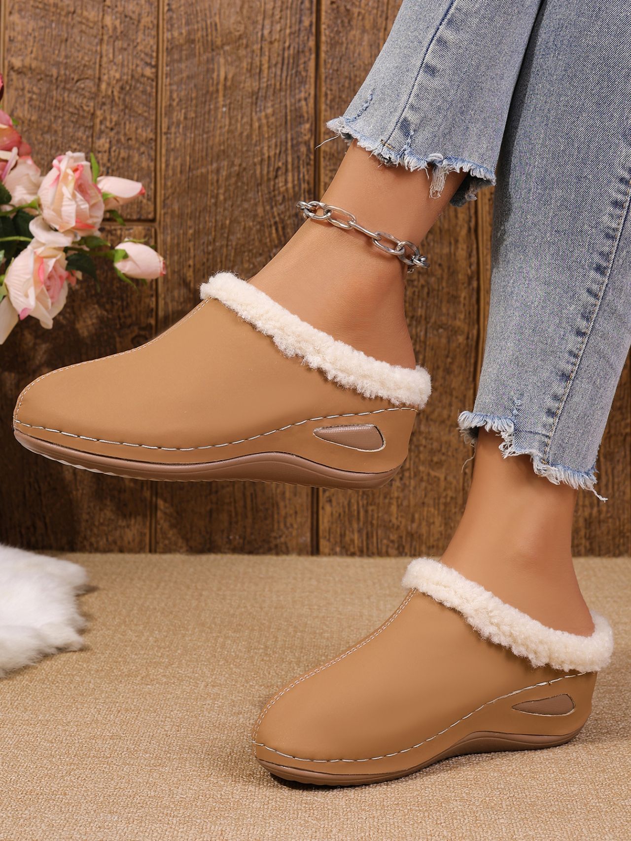 Women's Fleece Lined Wedge Heel Slippers Plus Size Thick Sole Warm Fur Lined Closed Toe Cotton Autumn New Size 43_vogvips.com