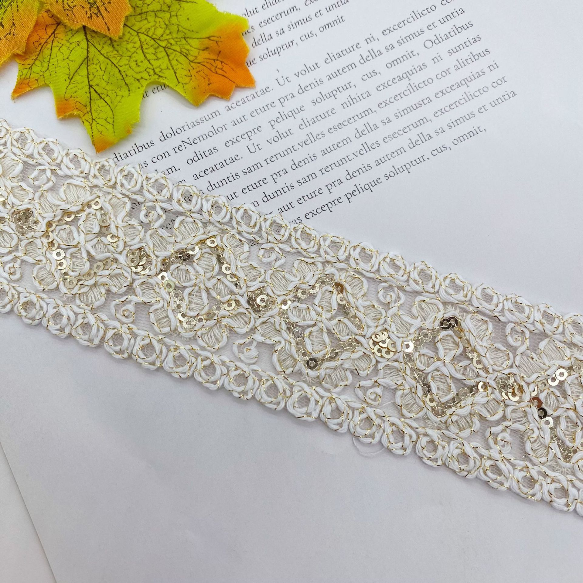 Nuevo estilo étnico bordado hueso de coche lentejuelas encaje retro fondo de malla hilo de algodón hilo accesorios de ropa encaje