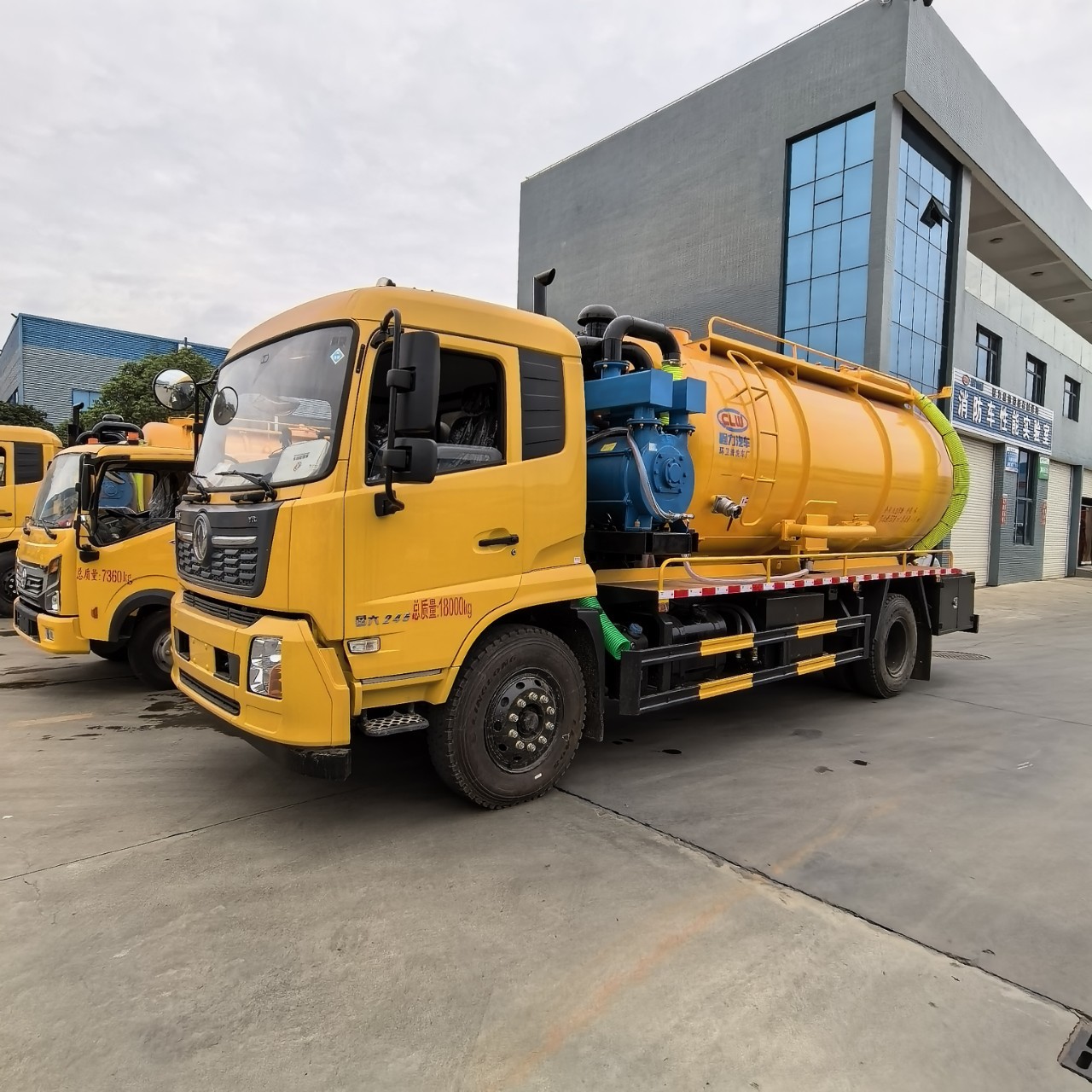 下水道高压疏通车厂家 城市污水沟处理淤泥自吸排抽污清洗两用车