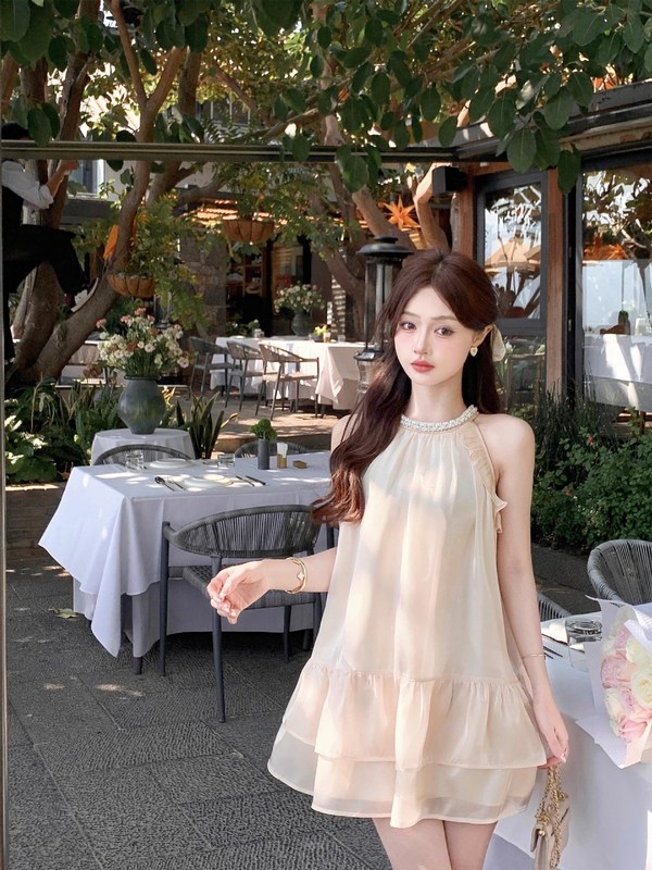 リゾートスタイルのシーサイドマーメイドホルターネックドールドレス女性の新しい夏の気質ハイエンドの絶妙なドレス|undefined