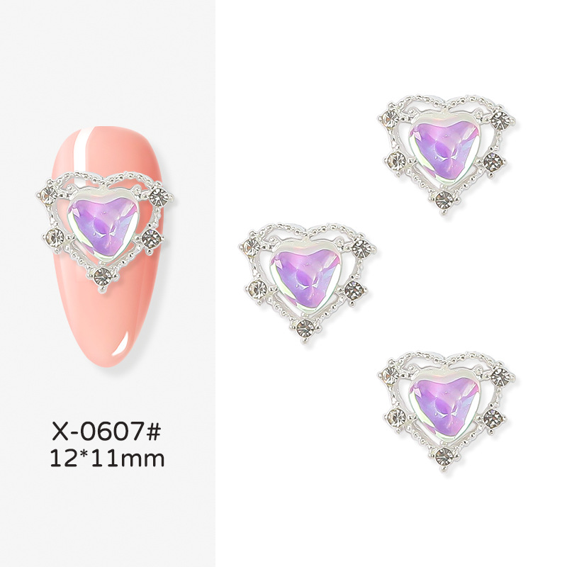 Nueva joyería de uñas Rojas netas Nueva Aurora en forma de corazón de diamantes de oro y plata Corazón de melocotón Diamante grande linda chica bonita yema de los dedos decoraciones