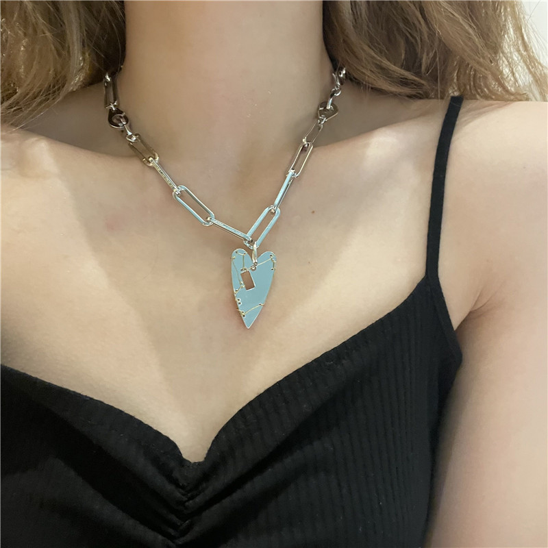 Wholesale Jewelry Hollow Heart Pendant Necklace Ring Earring Nihaojewelry display picture 4