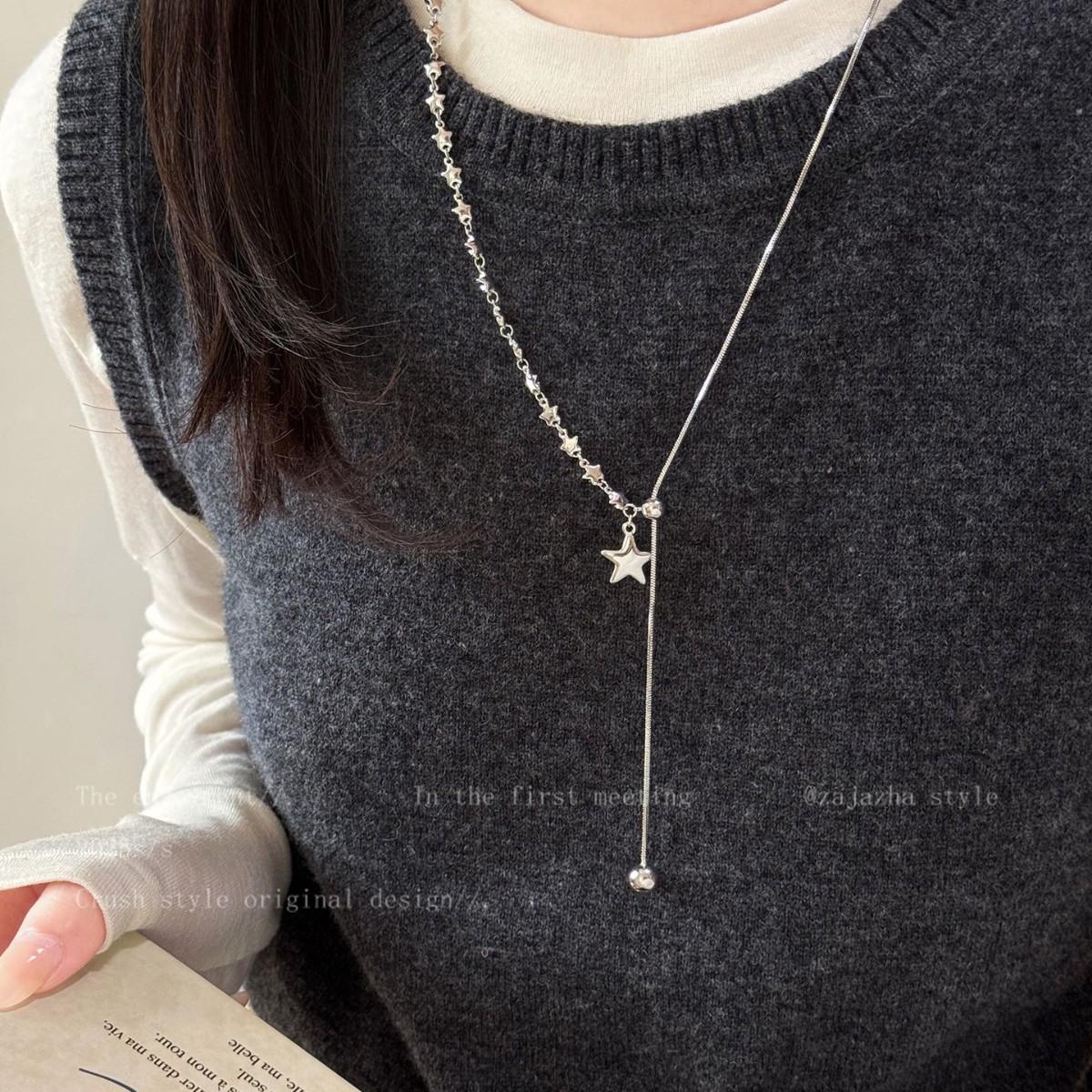Collier long ajustable en forme d'étoile « Promenade dans la galaxie » pour femme, collection automne-hiver 2026. Pull polyvalent tendance._voghion.com