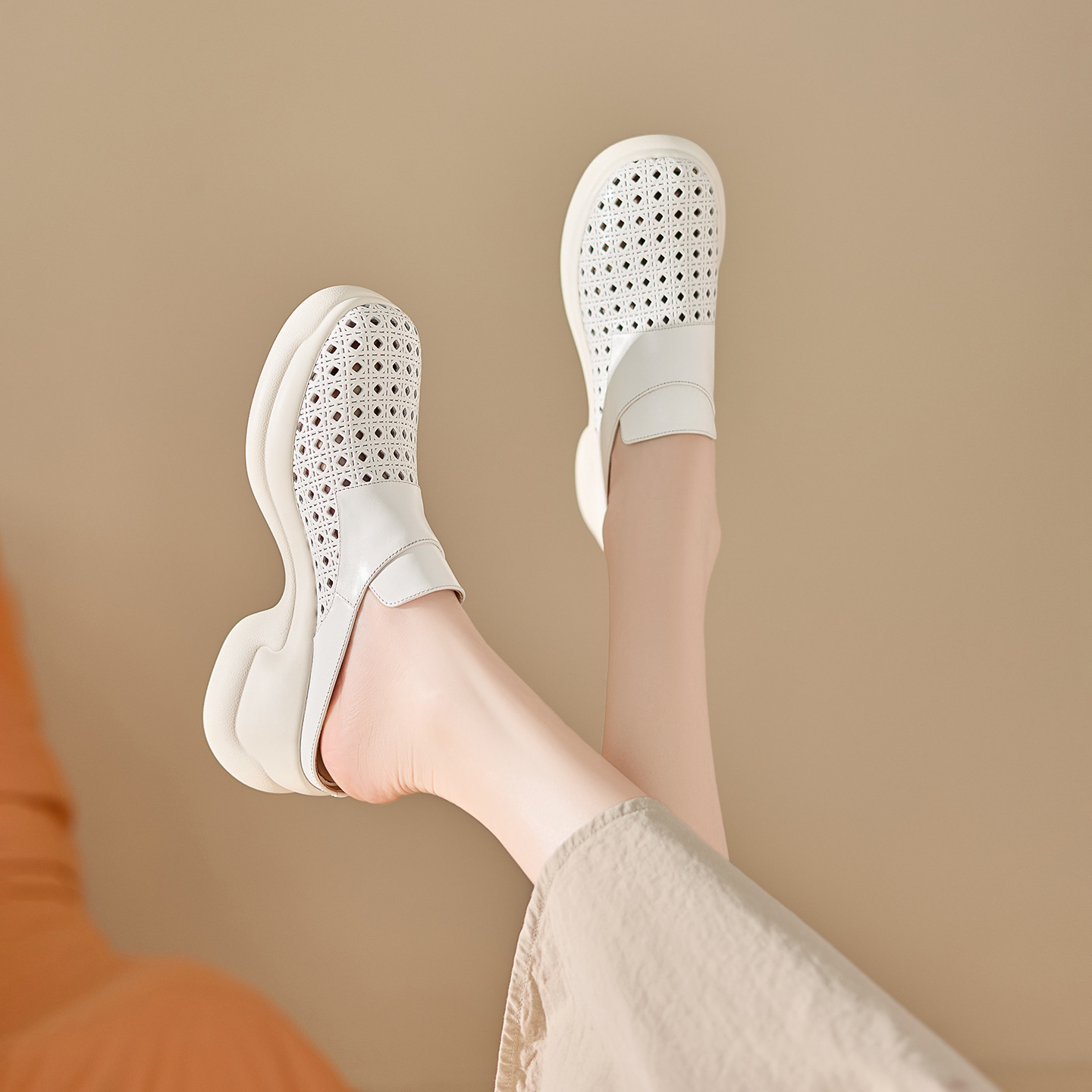 Sandal cao gót nữ mũi hở đế dày 6,5 cm — màu trắng ngà