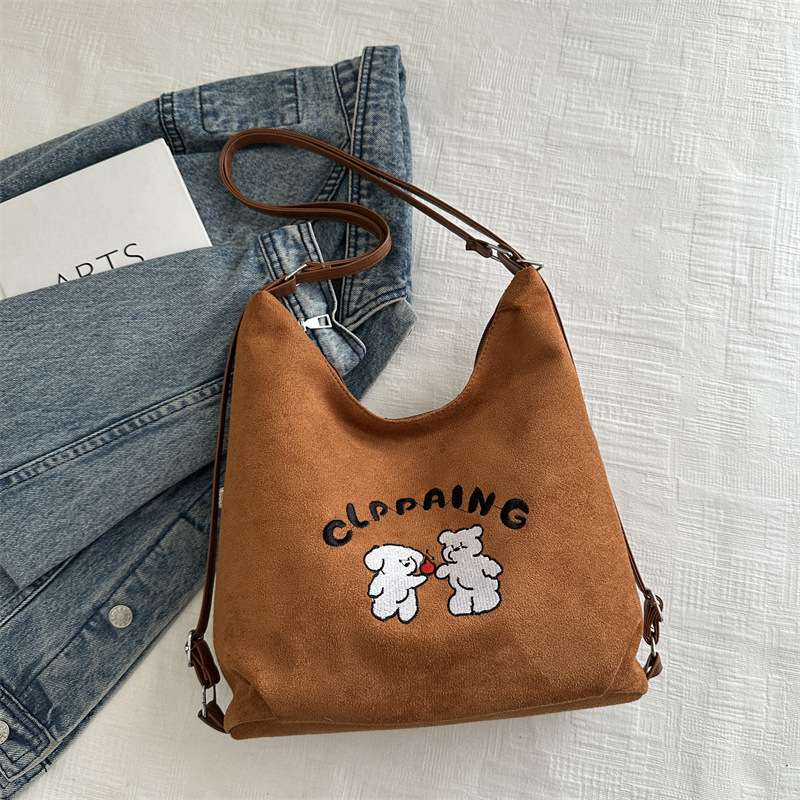 Bolsas de gran capacidad, bolsas de invierno nuevas bolsas de dibujos animados lindas bolsas de peluche, bolsas especiales de este año, bolsas casuales populares para mujeres