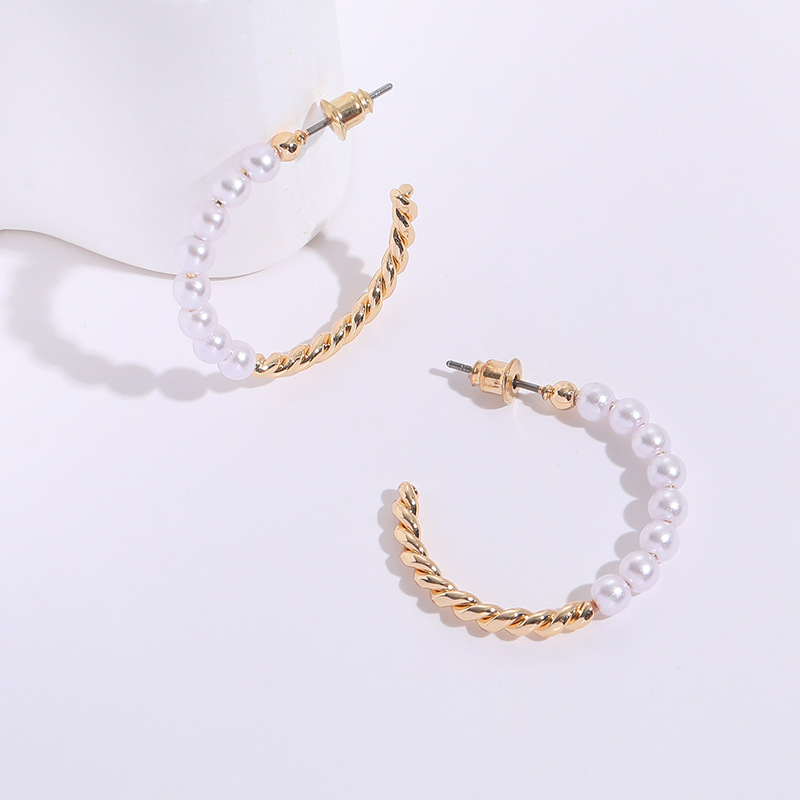 Simple Style C Shape Artificial Pearl Copper Plating Ear Studs 1 Pair