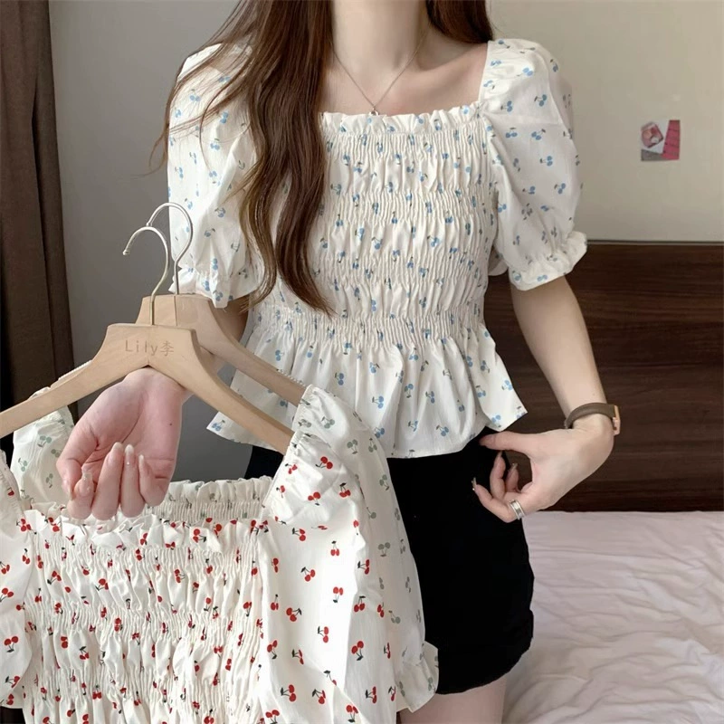 Дизайн чувство ниша цветочный квадратный воротник с пышными рукавами рубашка Женская Летняя короткая тонкая шикарная рубашка Внешняя торговля оптом