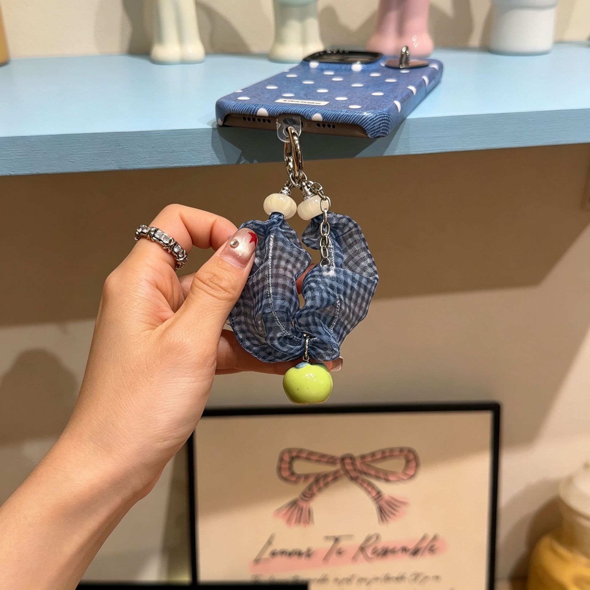 Manufacturer wholesale houndstooth ceramic iPhone chain fabric mobile phone lanyard snake bone chain cute bag charm