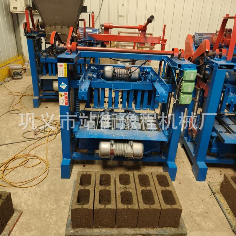 Máquina móvil de ladrillo de cemento doméstica 220v máquina de formación de bloques pequeña máquina móvil de ladrillo