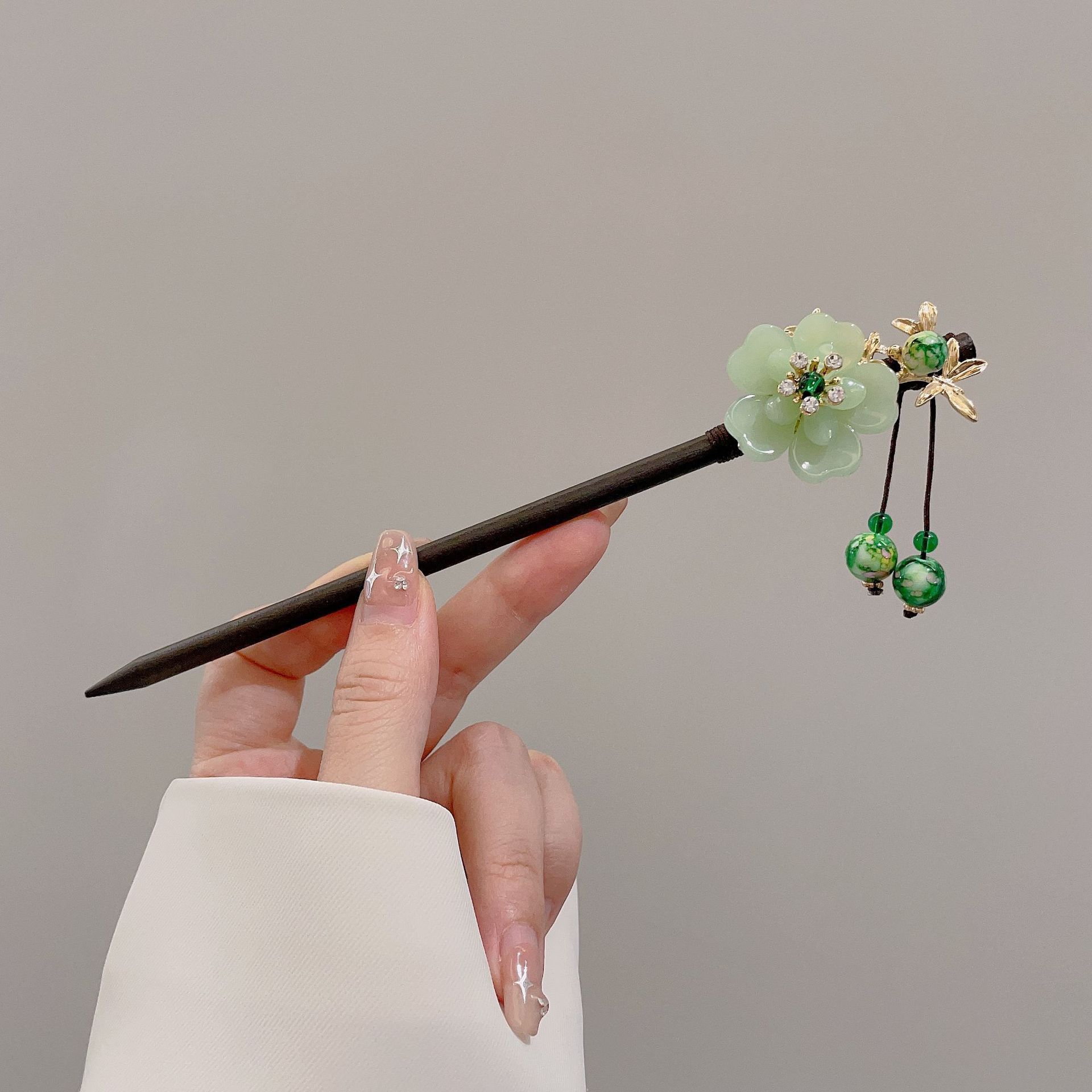 Estilo nacional nuevo estilo chino horquilla estilo antiguo sentido de alto nivel femenino 2025 nuevo estilo horquilla borla temperamento escalón horquilla tocado