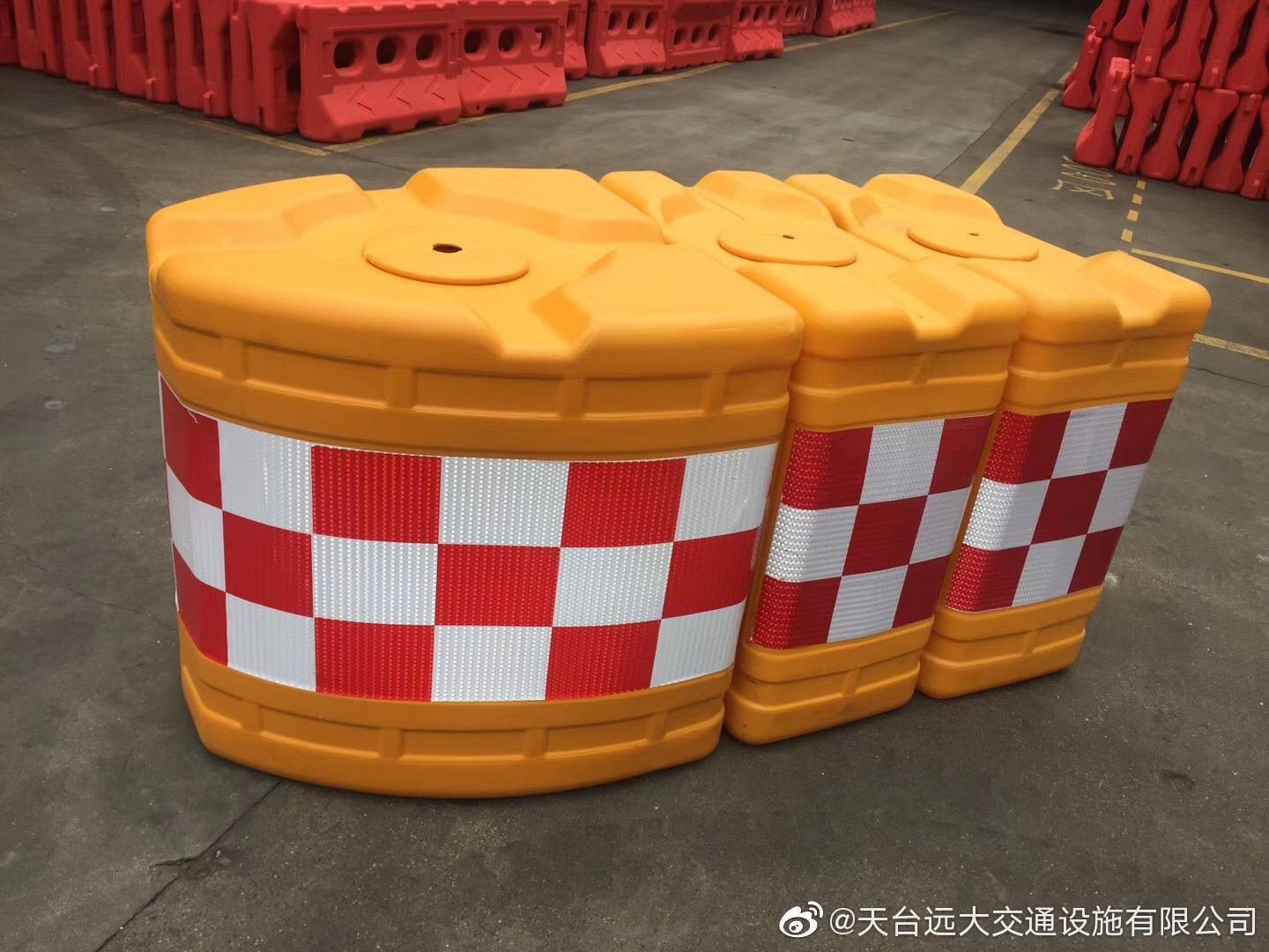 厂家直销桶交通设施船型桶防撞隔离