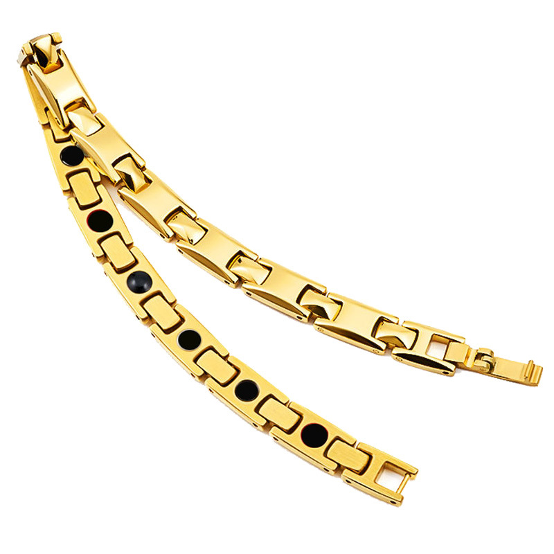 Pulseras magnéticas transfronterizas cuatro en uno al por mayor de 10mm forma de pirámide de acero inoxidable chapado multicolor cadena magnética masculina