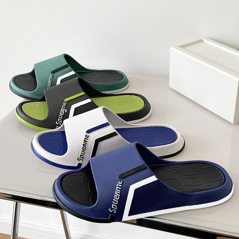 Hottest Selling Thick Sole Men's Outdoor Summer Home Bathroom Non-Slip Couple Slippers for Men Summer Outdoor Wear Trendy