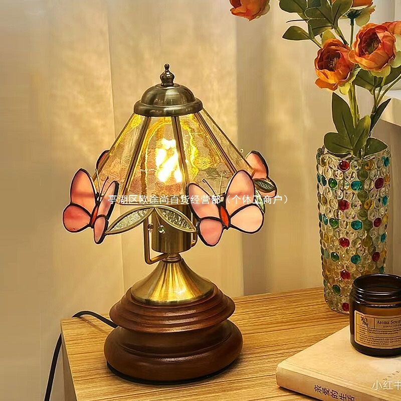 French Retro Butterfly Living Room Master Bedroom Desktop Table Lamp American Medieval Nostalgic Creative Bedroom Atmosphere Bedside Lamp