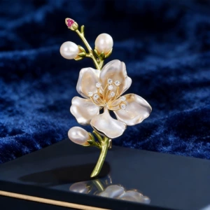 Enamel Oil-Drip Freshwater Pearl Magnolia Brooch Anti-Exposure Vintage Chinese Style Dress Qipao Versatile Brooch Pin