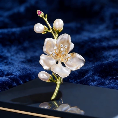 Enamel Oil-Drip Freshwater Pearl Magnolia Brooch Anti-Exposure Vintage Chinese Style Dress Qipao Versatile Brooch Pin