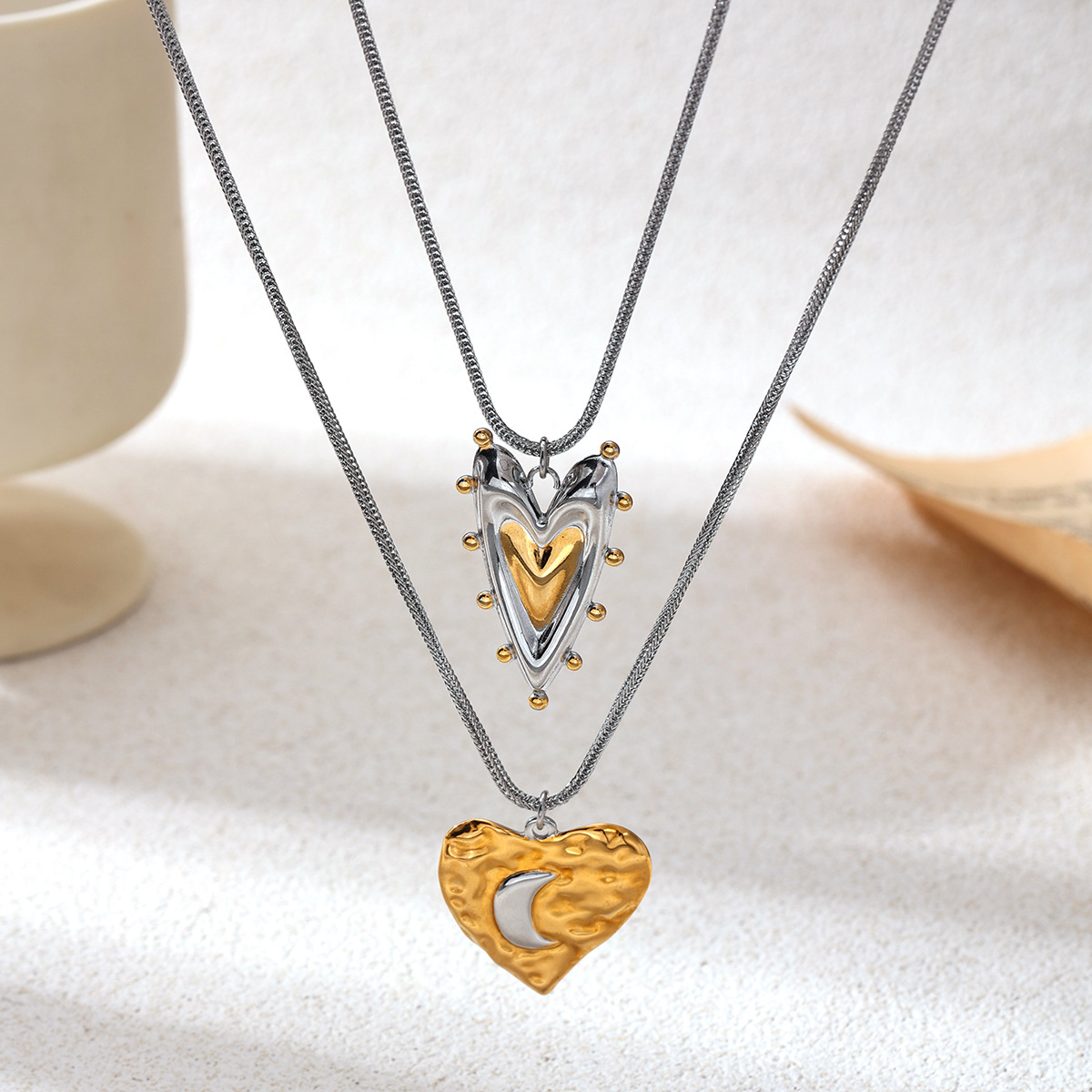 Tiana Europa y América collar de acero inoxidable lujo ligero nicho amor oro y plata bicolor amor cadena de clavícula joyería de venta caliente transfronteriza image 1