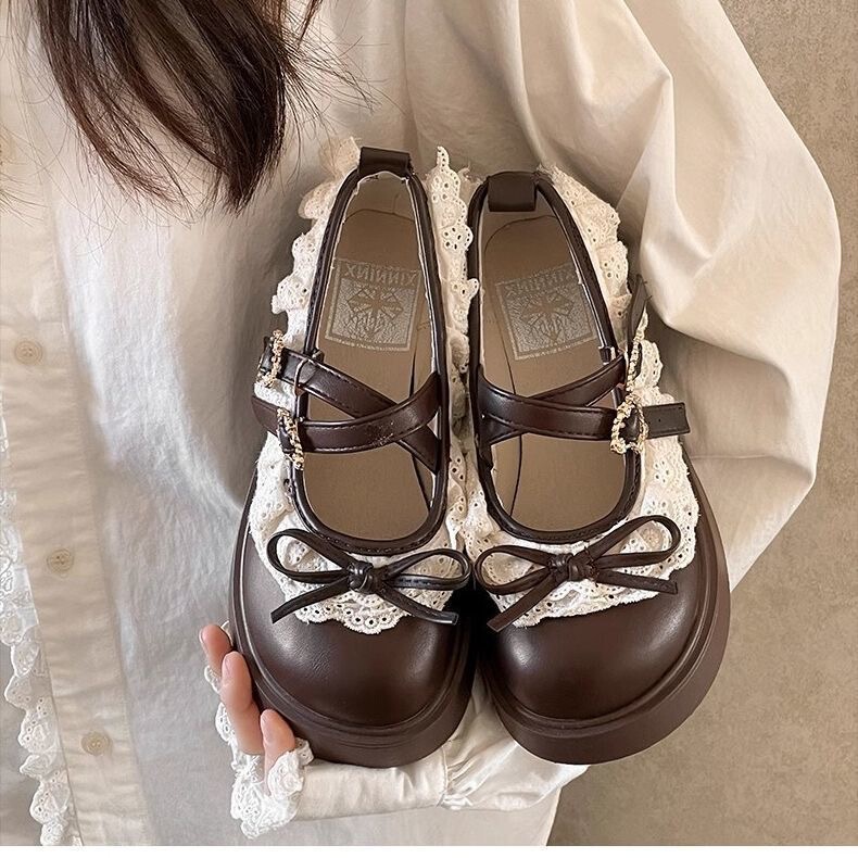 Lace-trimmed vintage thick-soled women's leather shoes, 2026 new spring and autumn style, paired with skirts, French cute Mary Jane shoes