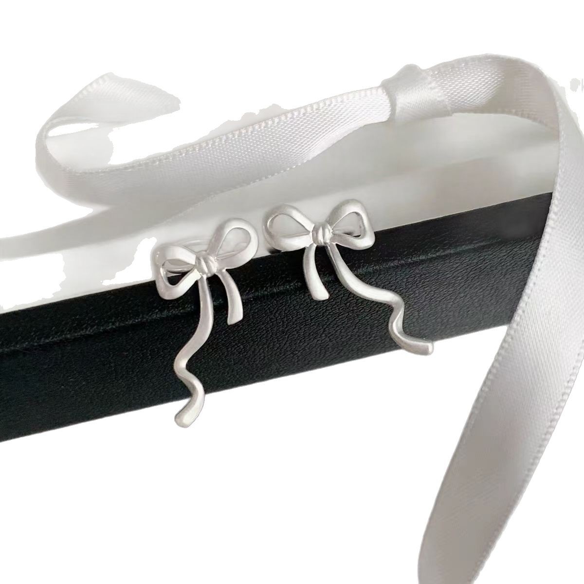 Ballet Ribbon "diseño original ballet estilo bowknot clip de hueso de la oreja clip de hueso de la oreja de temperamento sin orejas perforadas para mujer clip de hueso de la oreja