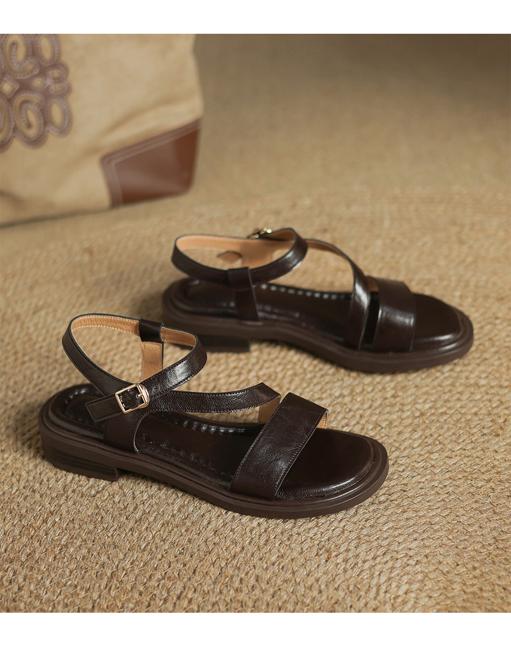 Sandal nữ quai ngang mũi hở đế bệt gót dày kiểu La Mã — nâu chi tiết 20