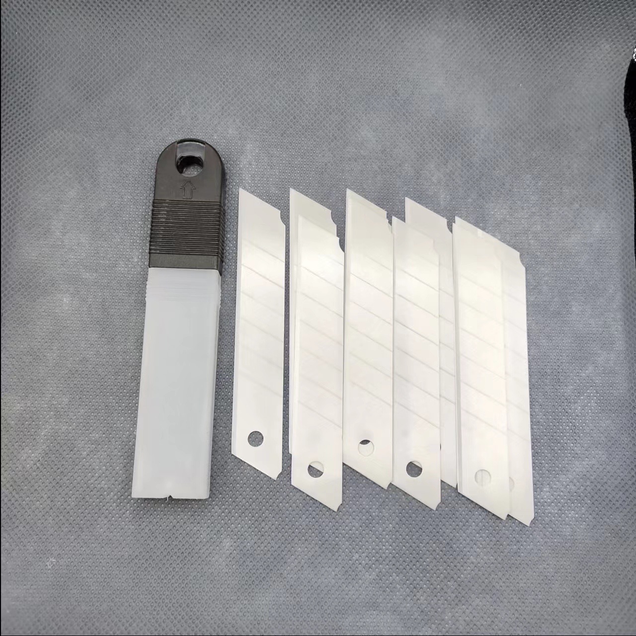 陶瓷刀片美工刀片大号绝缘耐磨安全防静电工刀裁纸陶瓷美工刀片