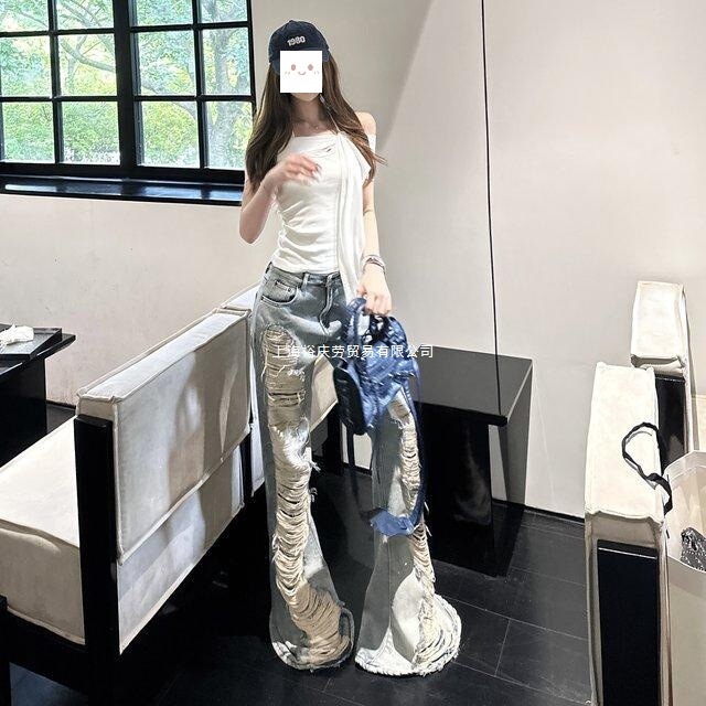 Off-Shoulder Halter Neck T-Shirt, Short Sleeveless Top for Women, Flared Ripped Washed Denim Pants, Floor-Length Pants, Own Brand Off-Shoulder Halter Neck T-Shirt, Short Sleeveless Top for Women, Flared Ripped Washed Denim Pants, Floor-Length Pants, Own Brand