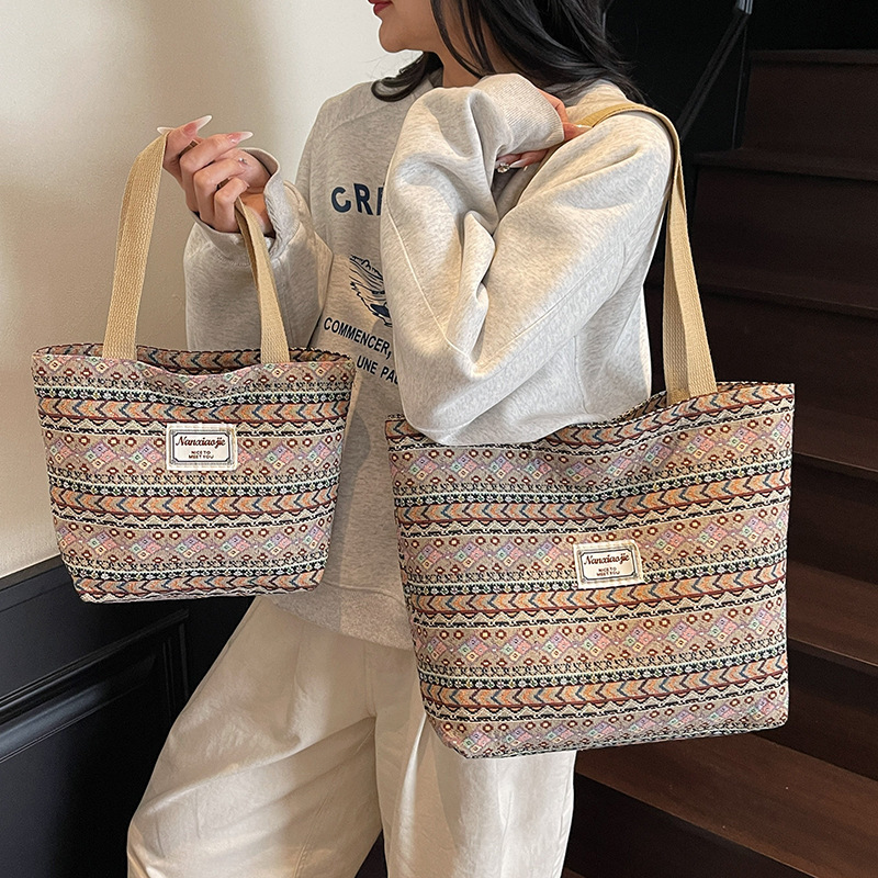 Large-Capacity Canvas Tote Bag for Class and Commuting, 2026 New Ethnic Style Tote Bag for Women, Versatile Shoulder Bag for Women Large-Capacity Canvas Tote Bag for Class and Commuting, 2026 New Ethnic Style Tote Bag for Women, Versatile Shoulder Bag for Women