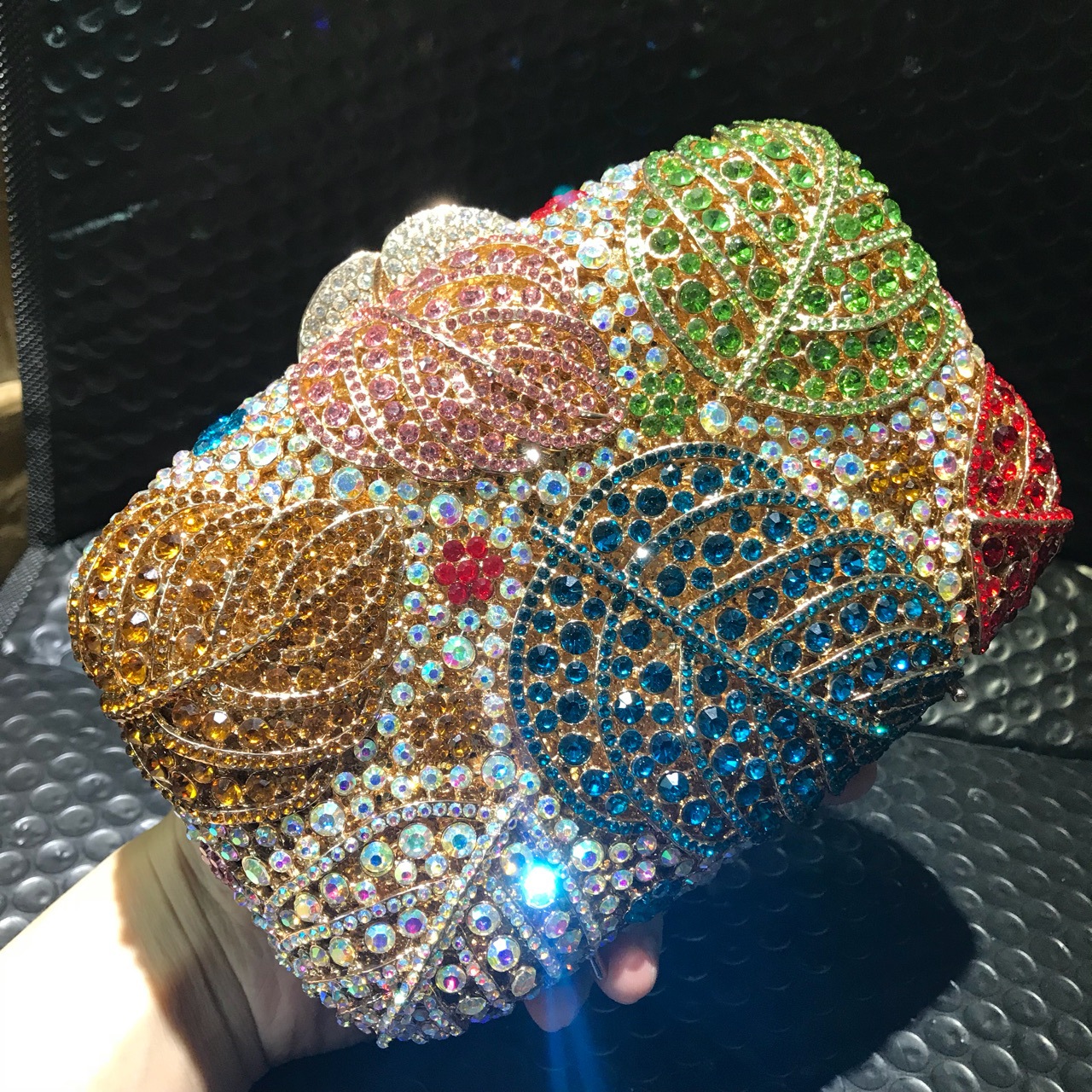 Túi clutch dạ hội đính đá pha lê hình lá phong, vỏ cứng kim loại rỗng, xách tay dự tiệc — Vàng kim AB