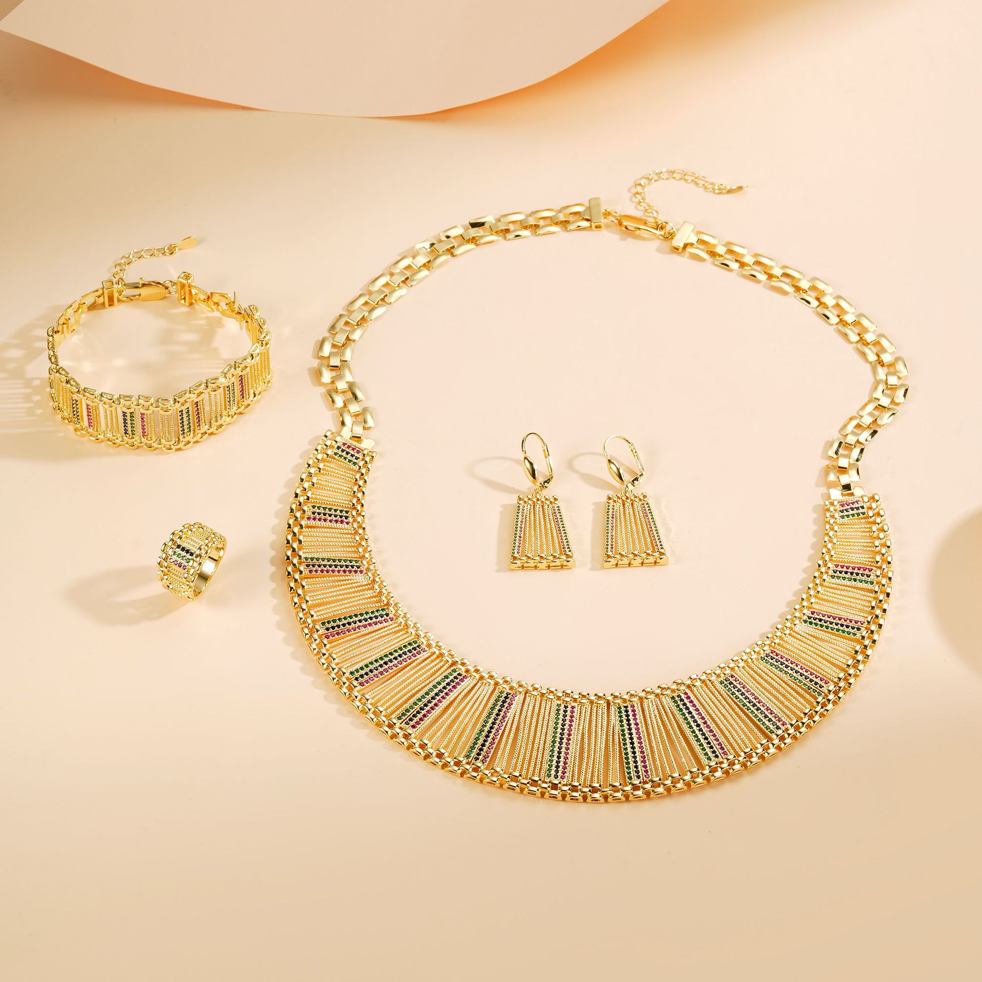 Europa y los Estados Unidos de moda sofisticada alta lujo ligero conjunto de joyas exageradas collares de diamantes de colores pulseras anillos pendientes de cuatro piezas