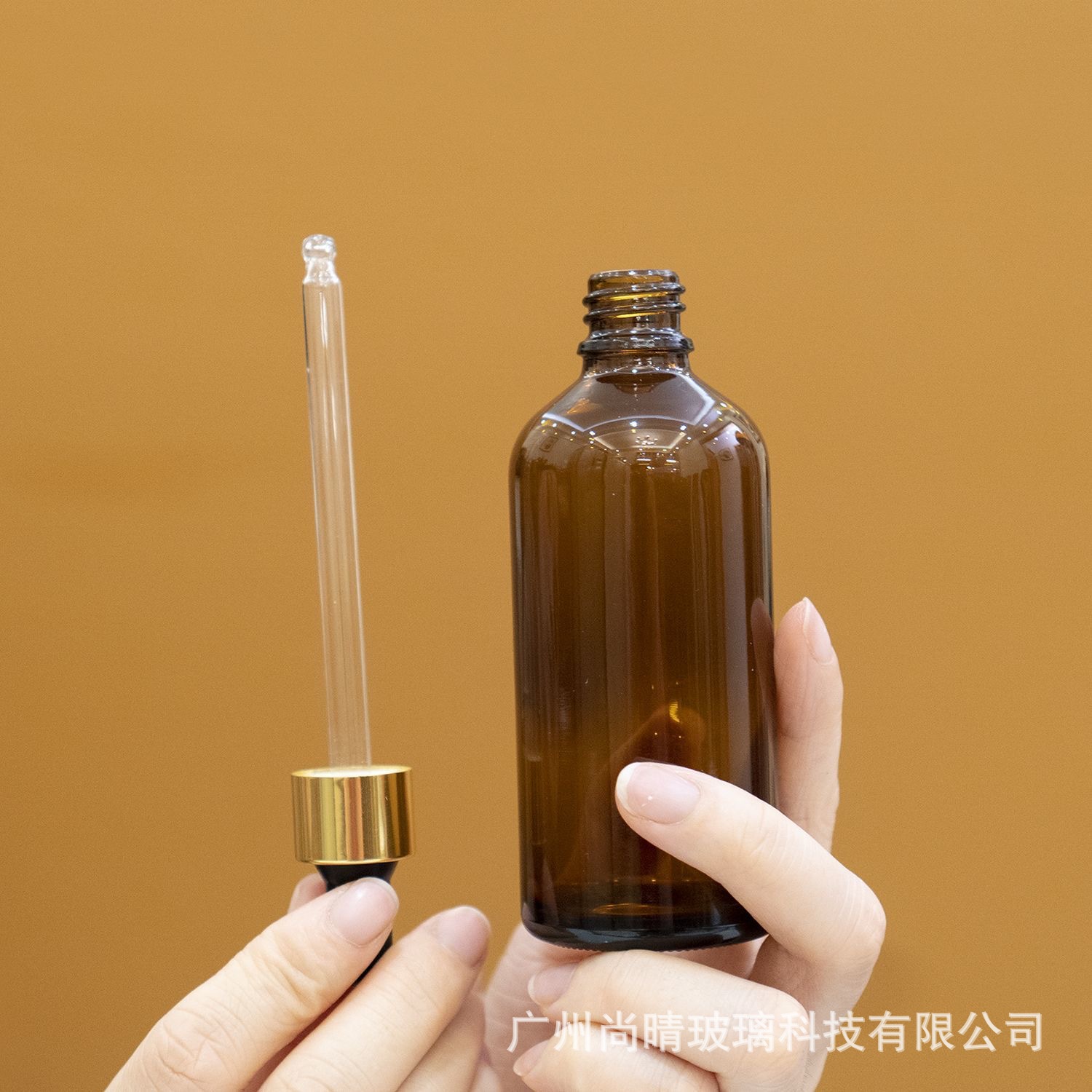 5-100ml en stock suministro botella de vidrio de aerosol marrón cabeza de la bomba de loción botella cosmética botella de aceite esencial botella vacía de perfume